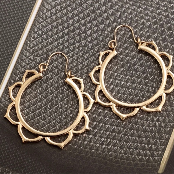 3/$30 Gold Minimalist Bohemian Earrings - Picture 3 of 6